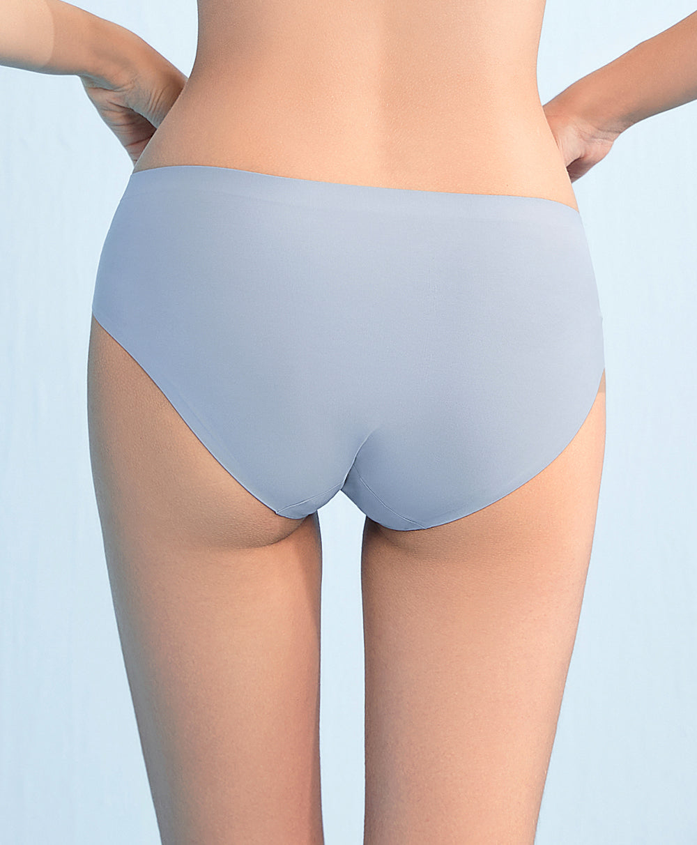 Comfortable mid-rise shorts